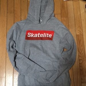 Skatelite hoodie